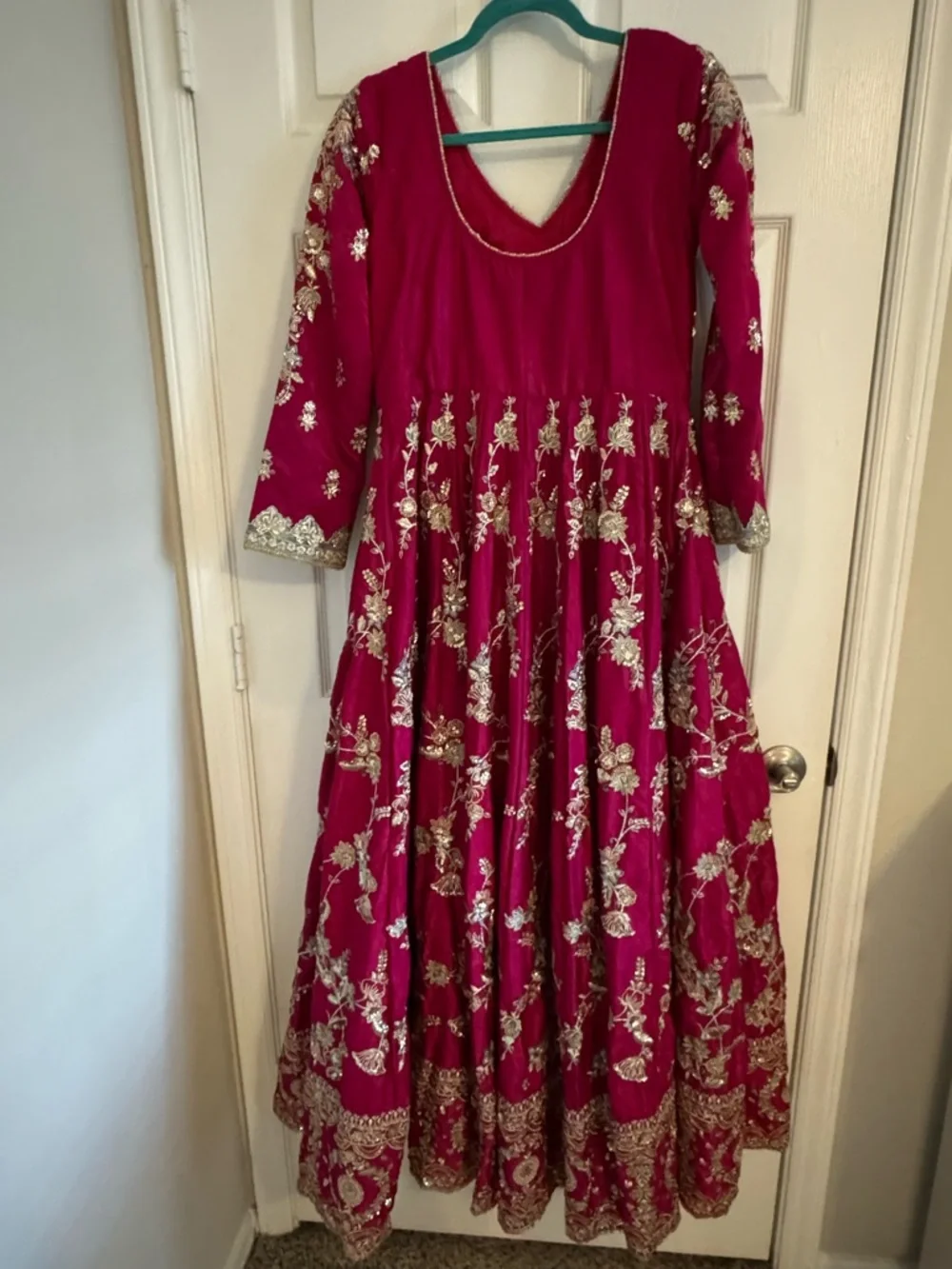 Lashkaraa Hot Pink Embroidered Anarkali sequined beaded dress - Picture 6 of 6